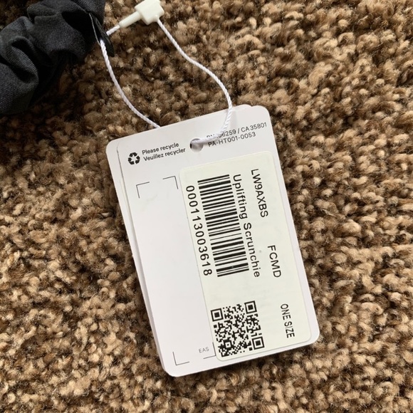 NEW Lululemon Uplifting Scrunchie - Picture 5 of 7